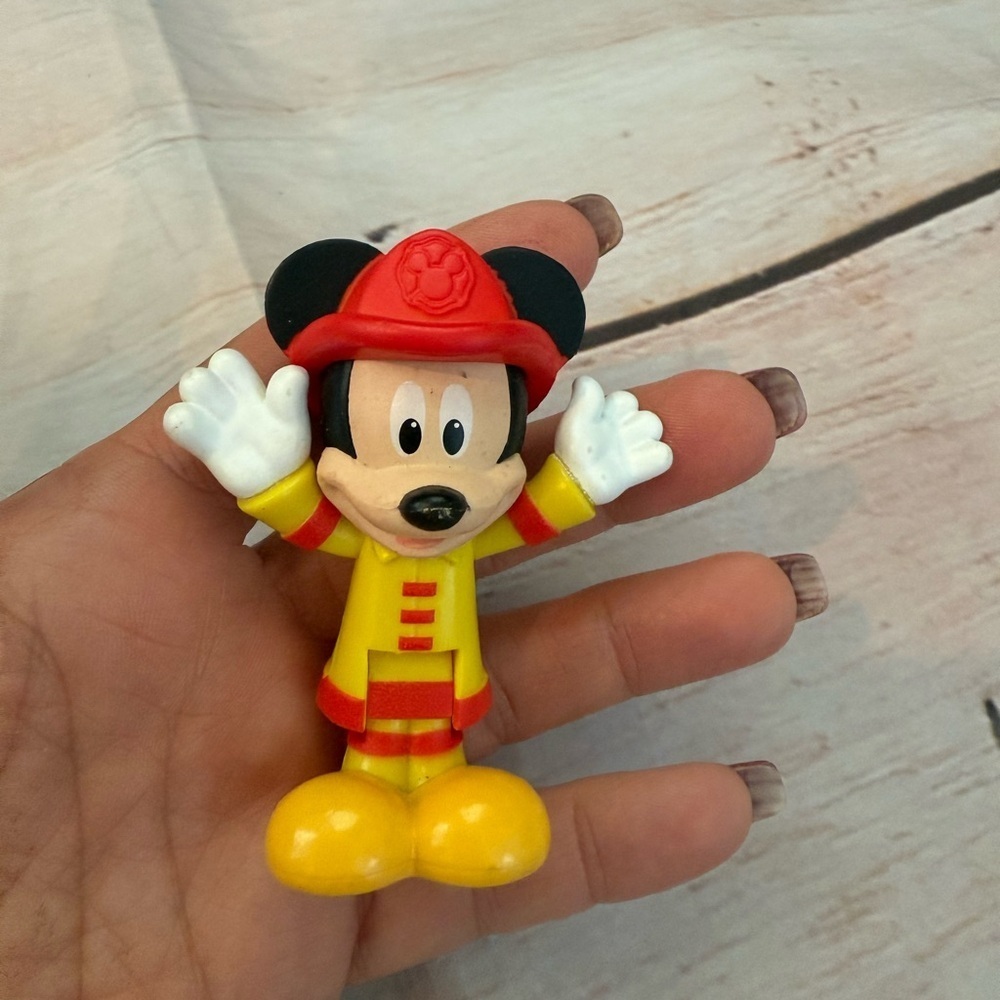 Disney Jr Mickey Mouse Clubhouse Firefighter Action Figure Toy 3"